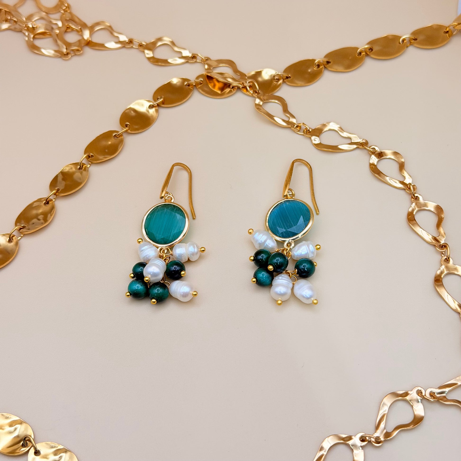 Aurora Cluster – Gold-Plated Earrings with Natural Stones & Pearls