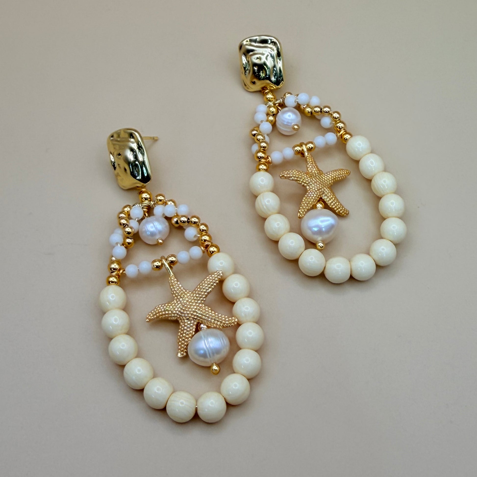 Starfish Elegance – Gold-Plated Earrings with Pearls & Ivory Beads