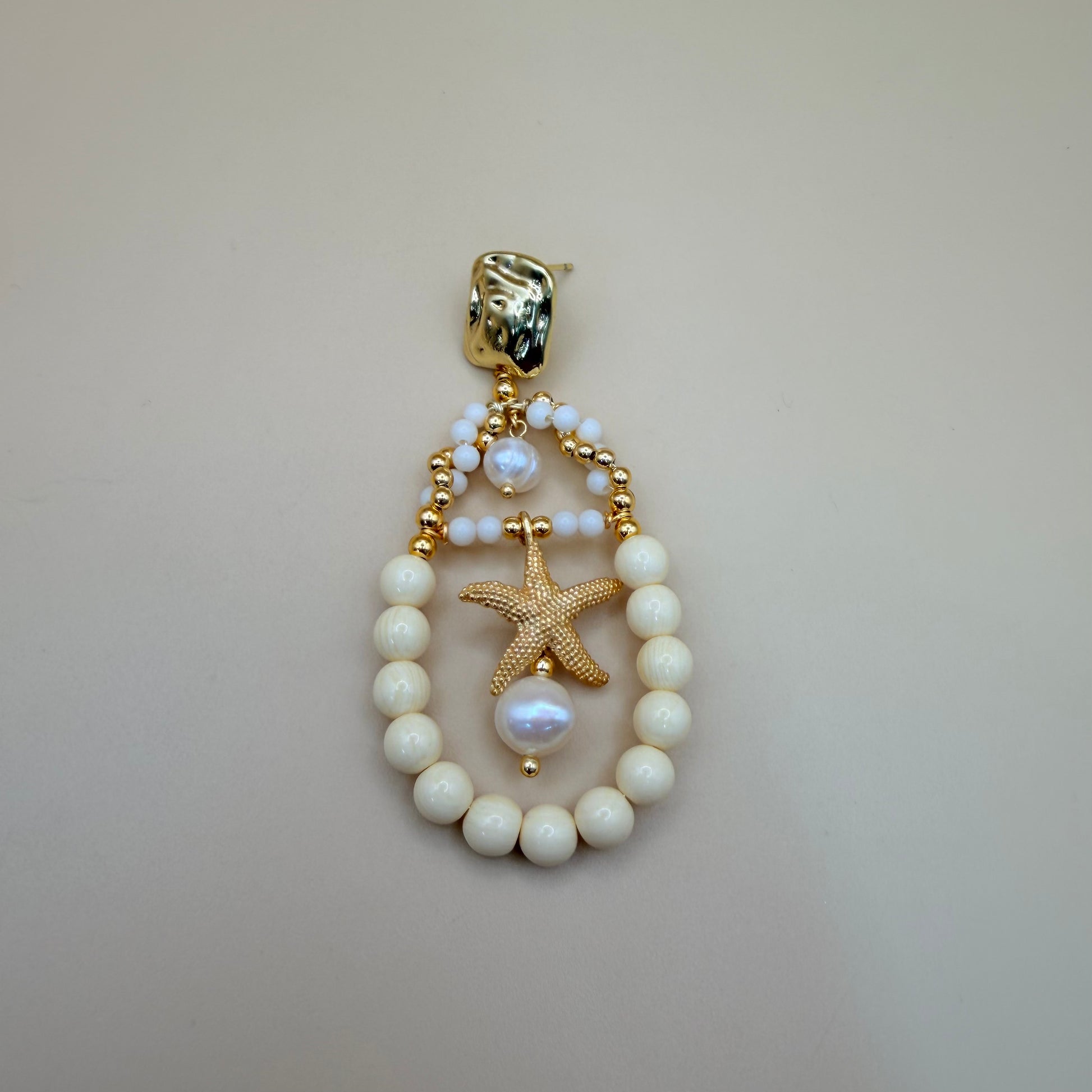 Starfish Elegance – Gold-Plated Earrings with Pearls & Ivory Beads