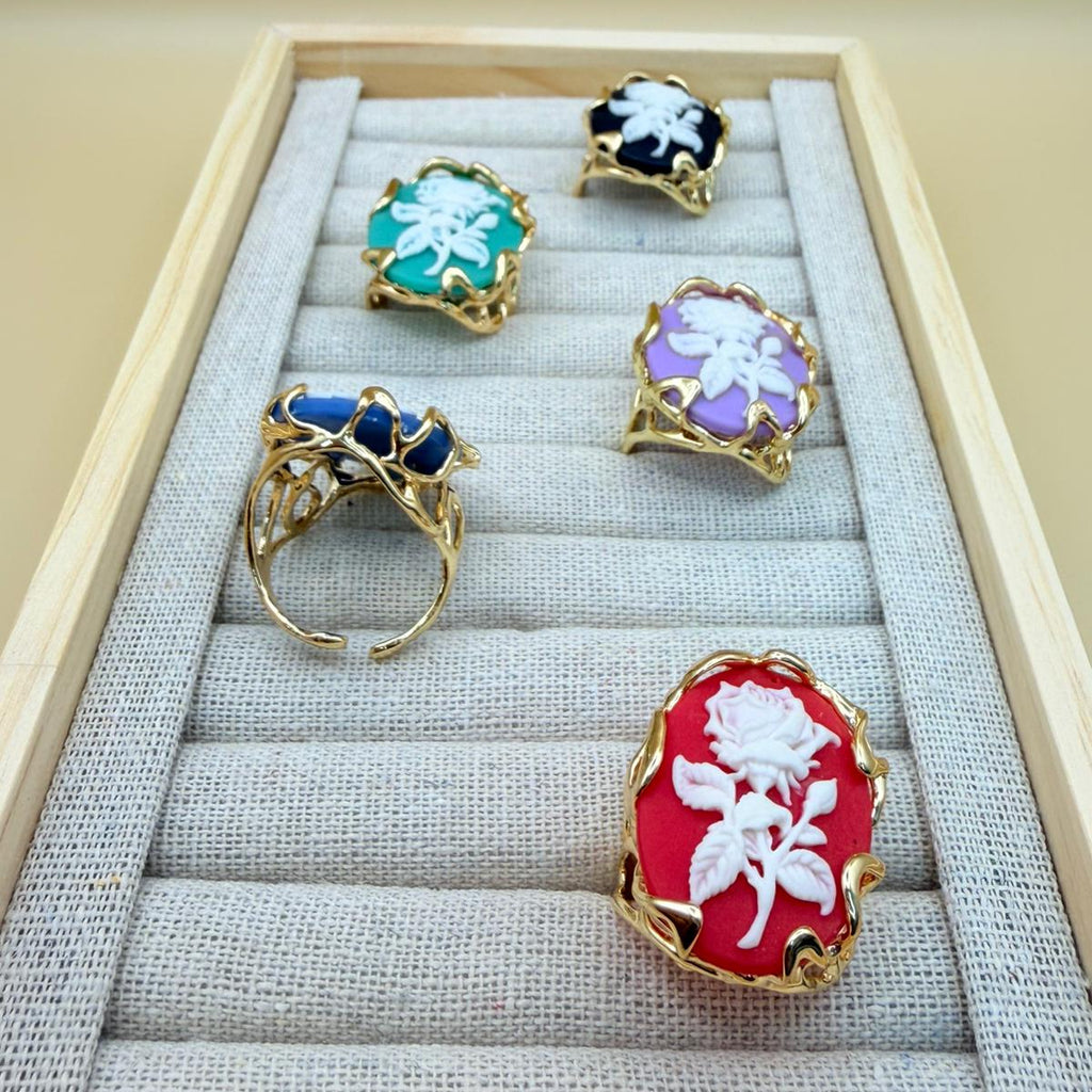 Rosa Cameo – Gold Stainless Steel Vintage Ring