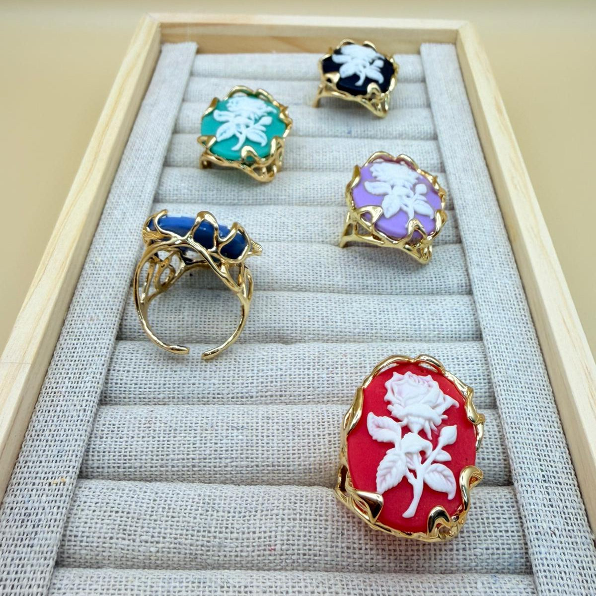 Rosa Cameo – Gold Stainless Steel Vintage Ring