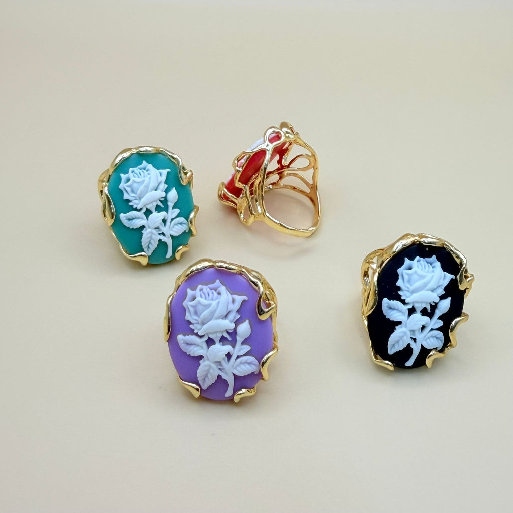 Rosa Cameo – Gold Stainless Steel Vintage Ring